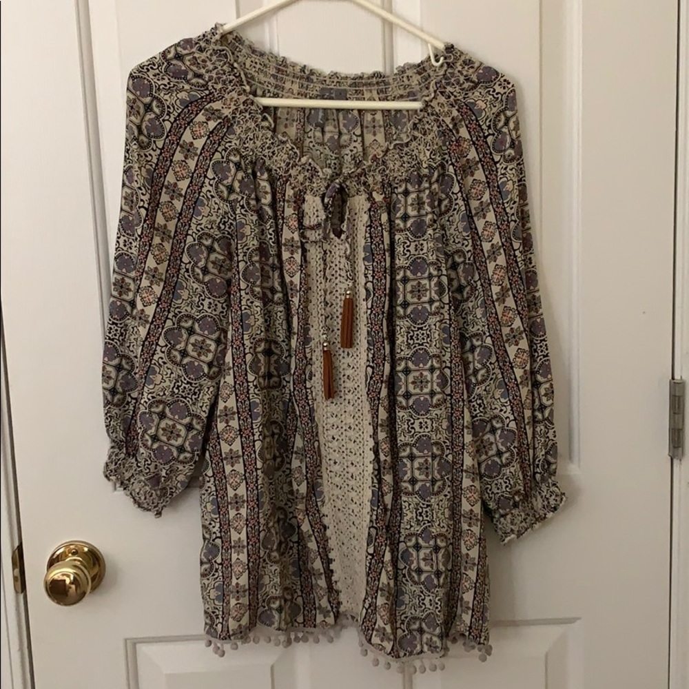 Cute, flowy blouse with 3/4 sleeves!